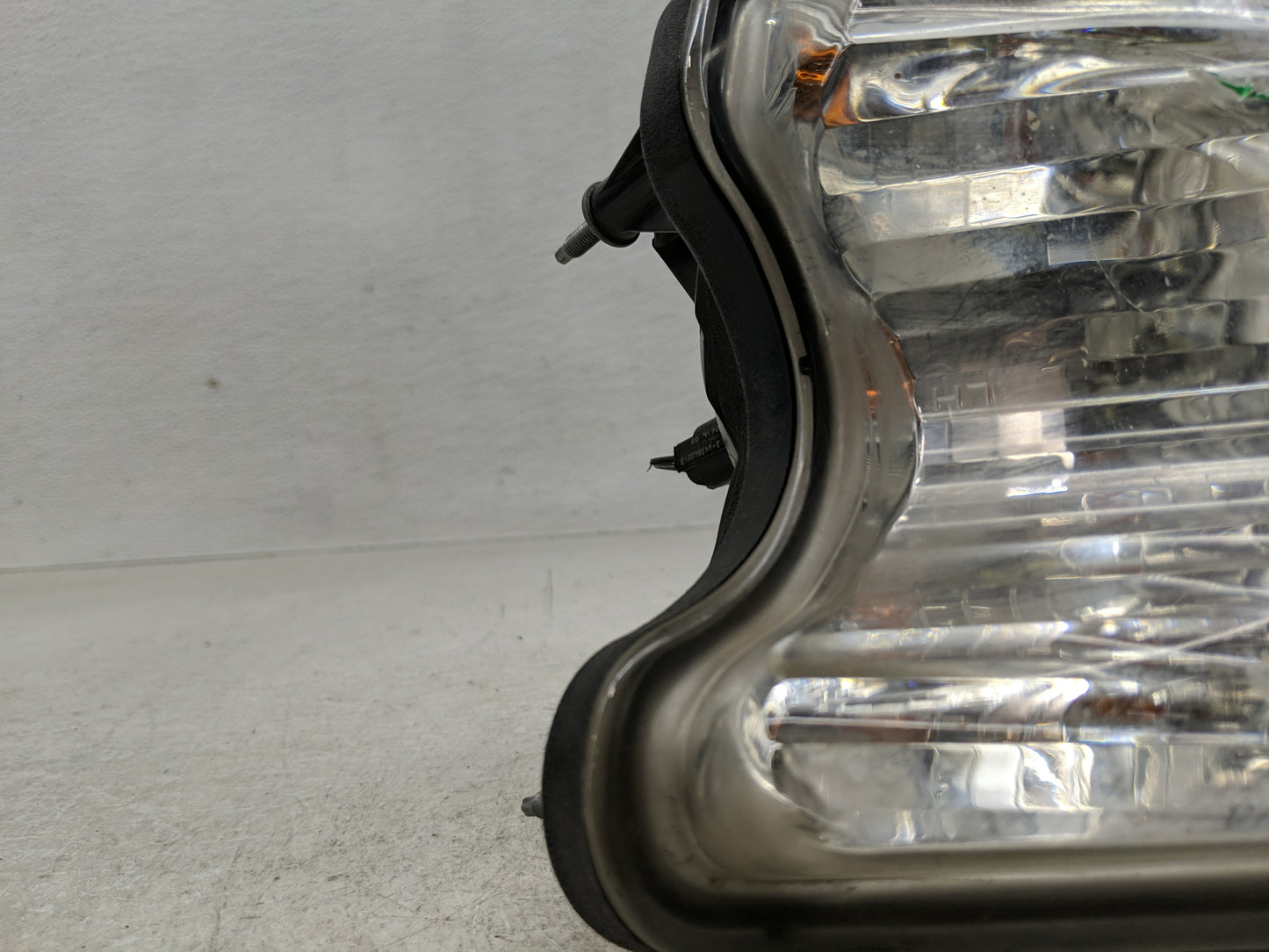 2007 Saturn Outlook Driver Left Oem Front Light Lamp - Oemusedautoparts1.com