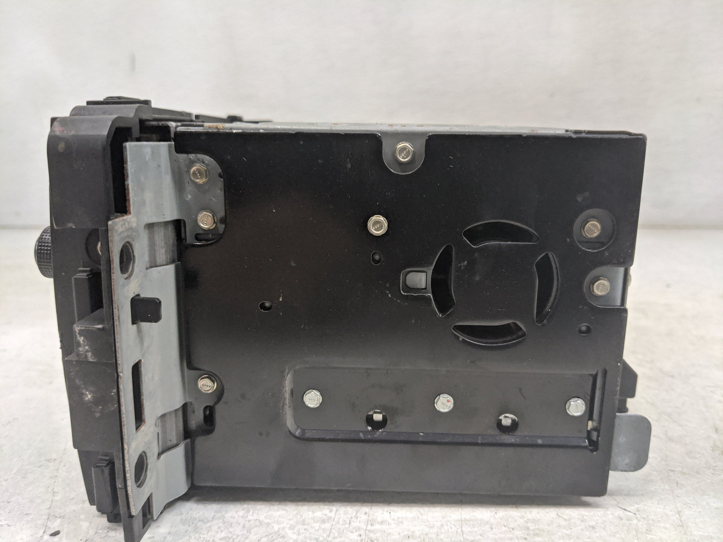 2007 Saturn Outlook Audio Cd Disc Player - Oemusedautoparts1.com