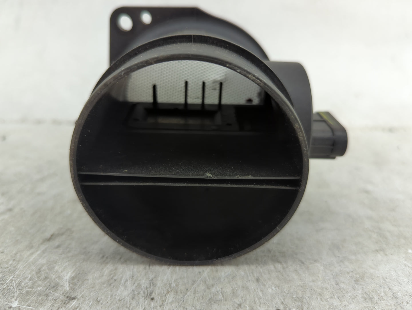 Saturn Outlook Mass Air Flow Meter Maf 1487290 - Oemusedautoparts1.com