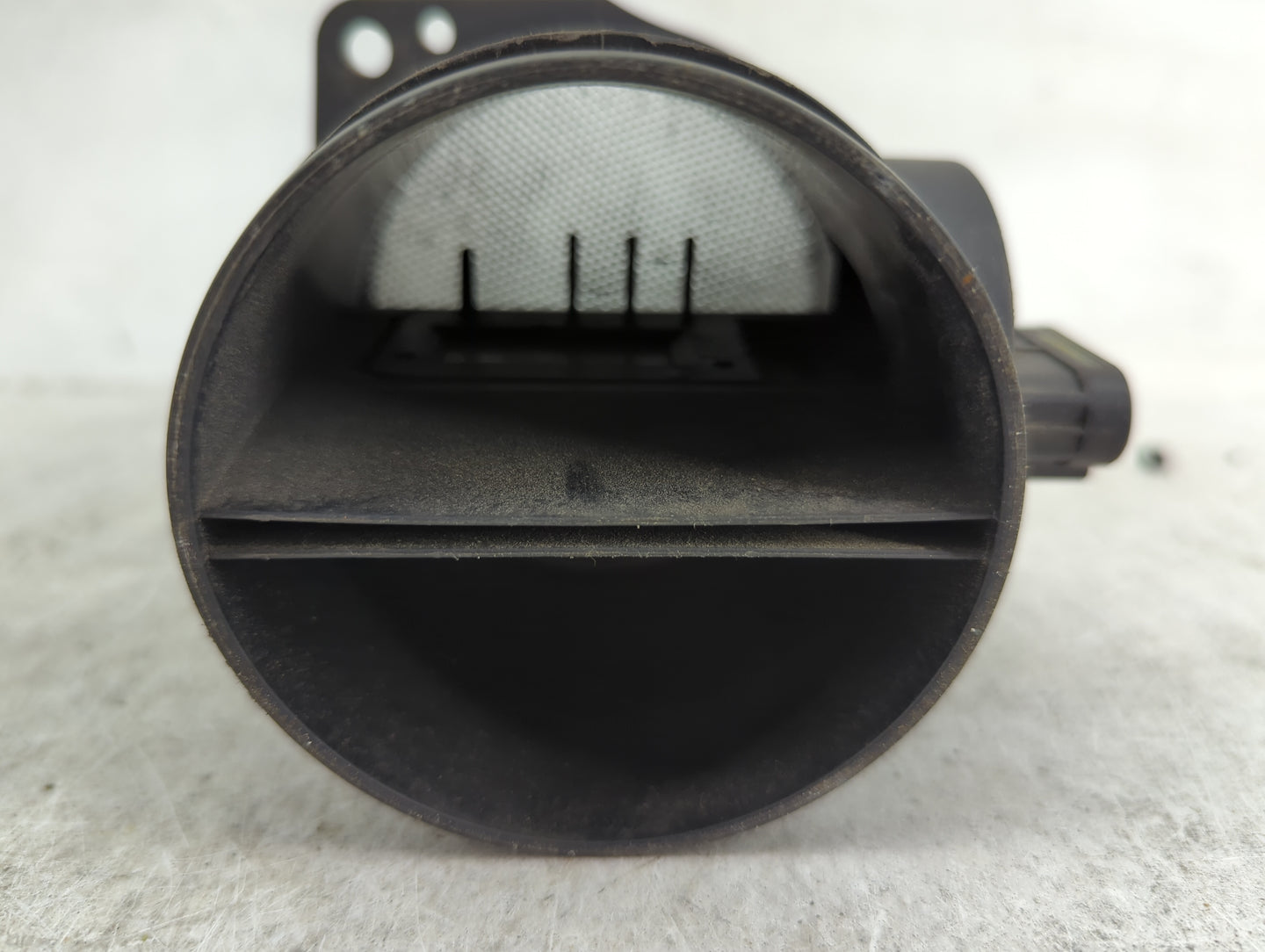 Saturn Outlook Mass Air Flow Meter Maf 1487624 - Oemusedautoparts1.com