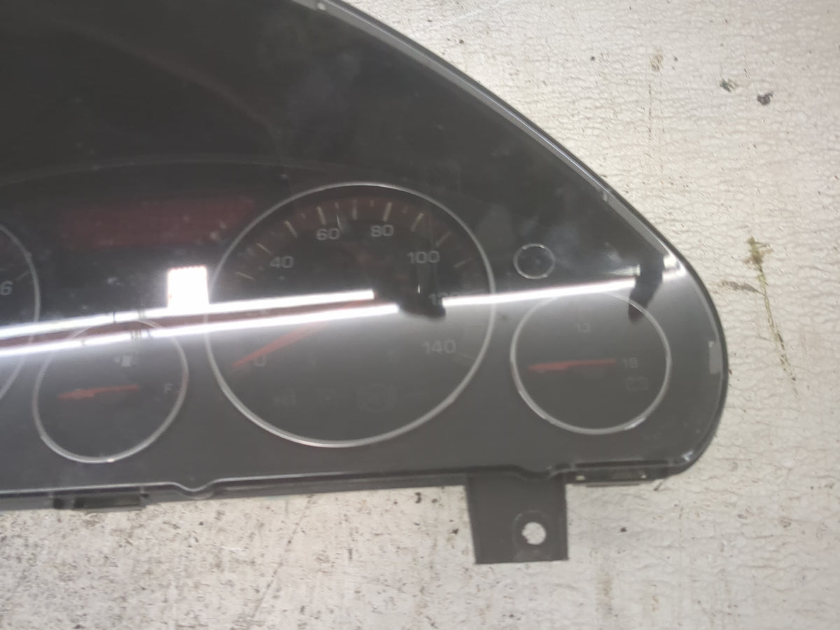 2007 Saturn Outlook Instrument Cluster Speedometer Gauges P/N:25789540 15019968, H30102679 Miles: Fits OEM Used Auto Parts -