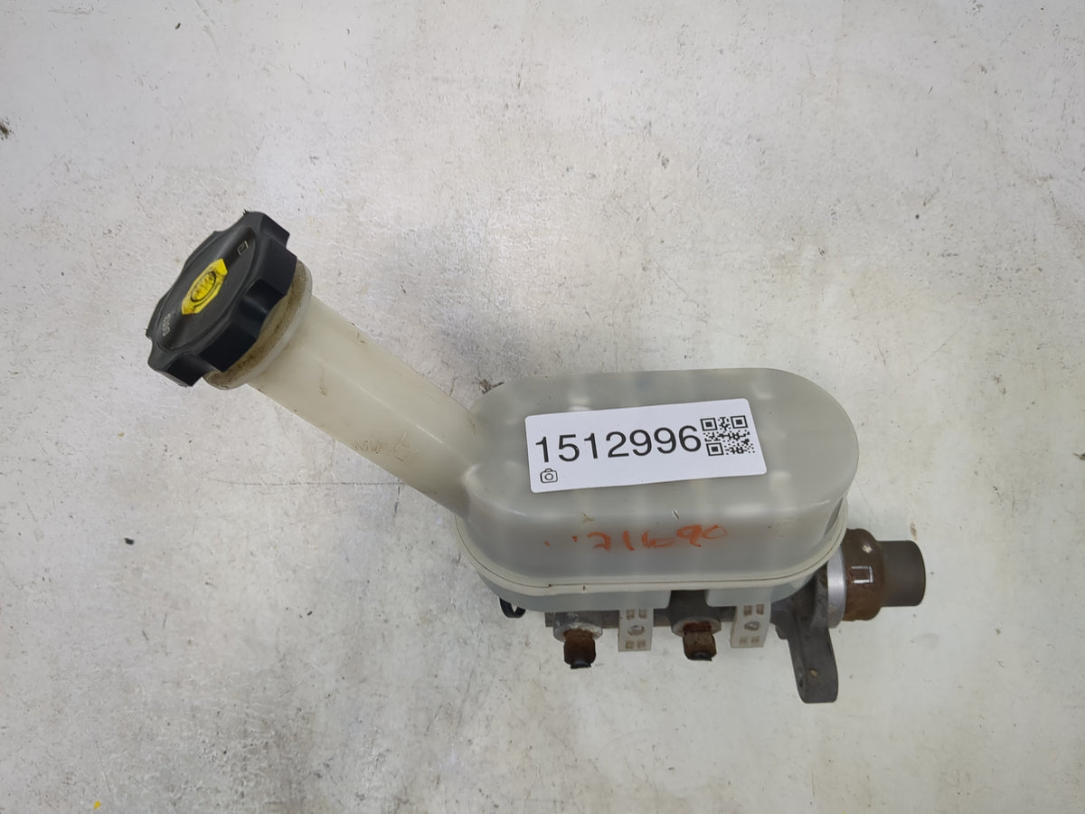 Saturn Outlook Brake Master Cylinder 1512996 - Oemusedautoparts1.com