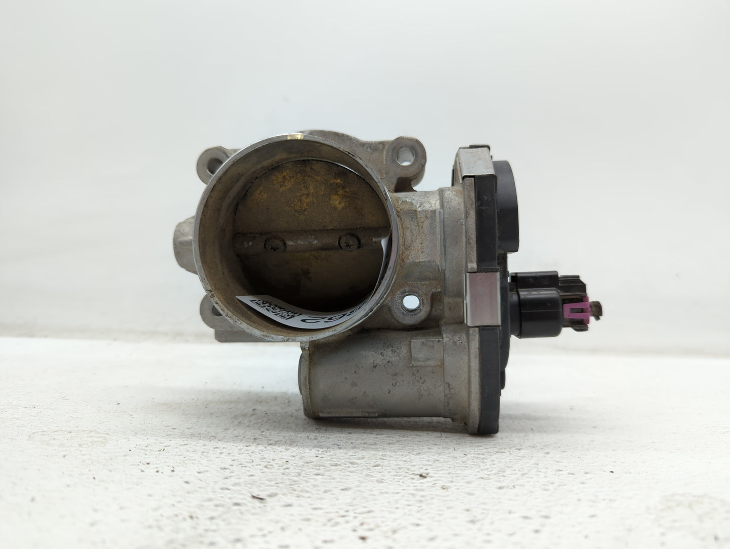 2007-2010 Saturn Outlook Throttle Body P/N:995AA Fits Fits 2007 2008 2009 2010 2011 OEM Used Auto Parts - Oemusedautoparts1.