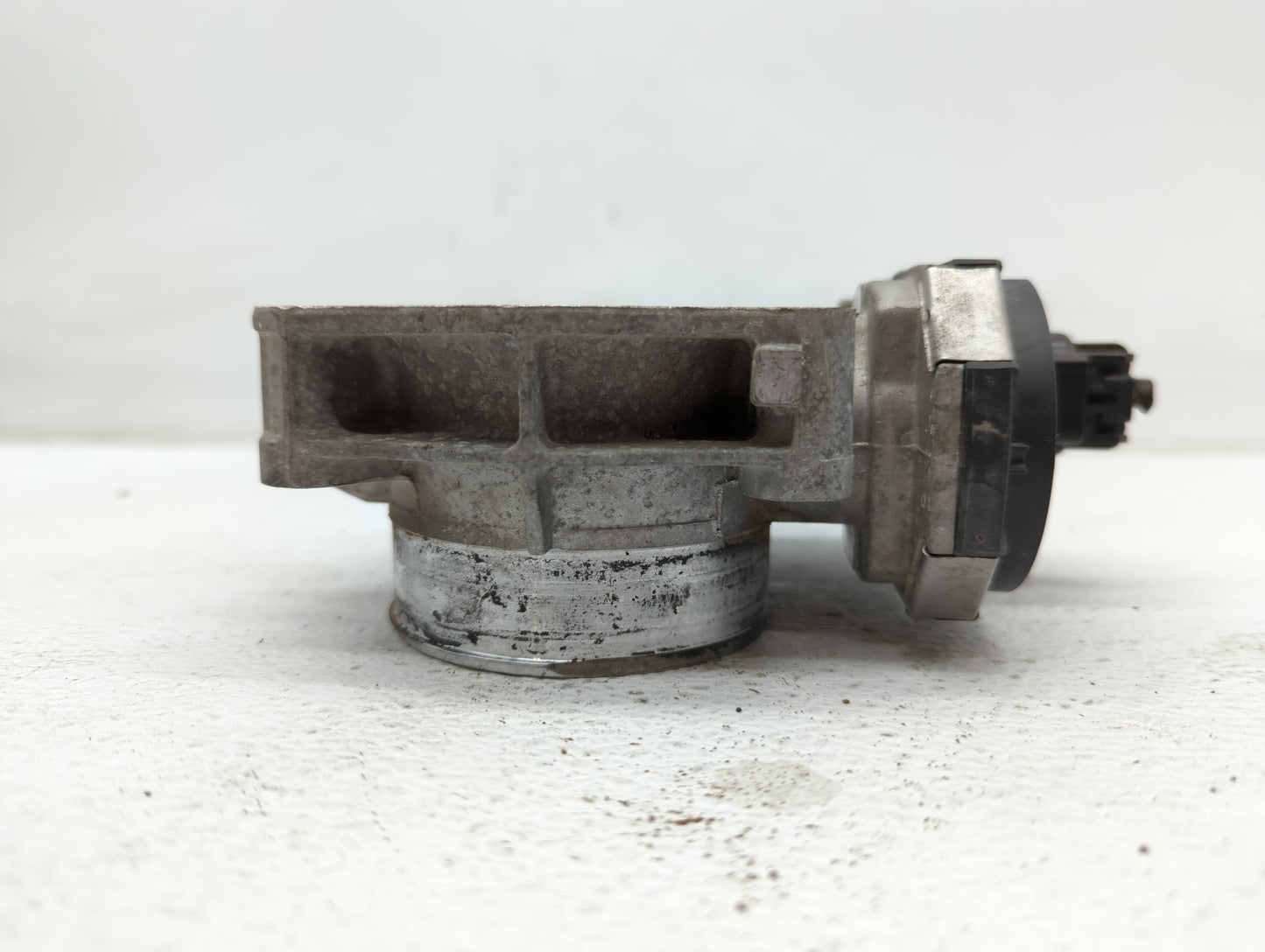 2007-2010 Saturn Outlook Throttle Body P/N:995AA Fits Fits 2007 2008 2009 2010 2011 OEM Used Auto Parts - Oemusedautoparts1.