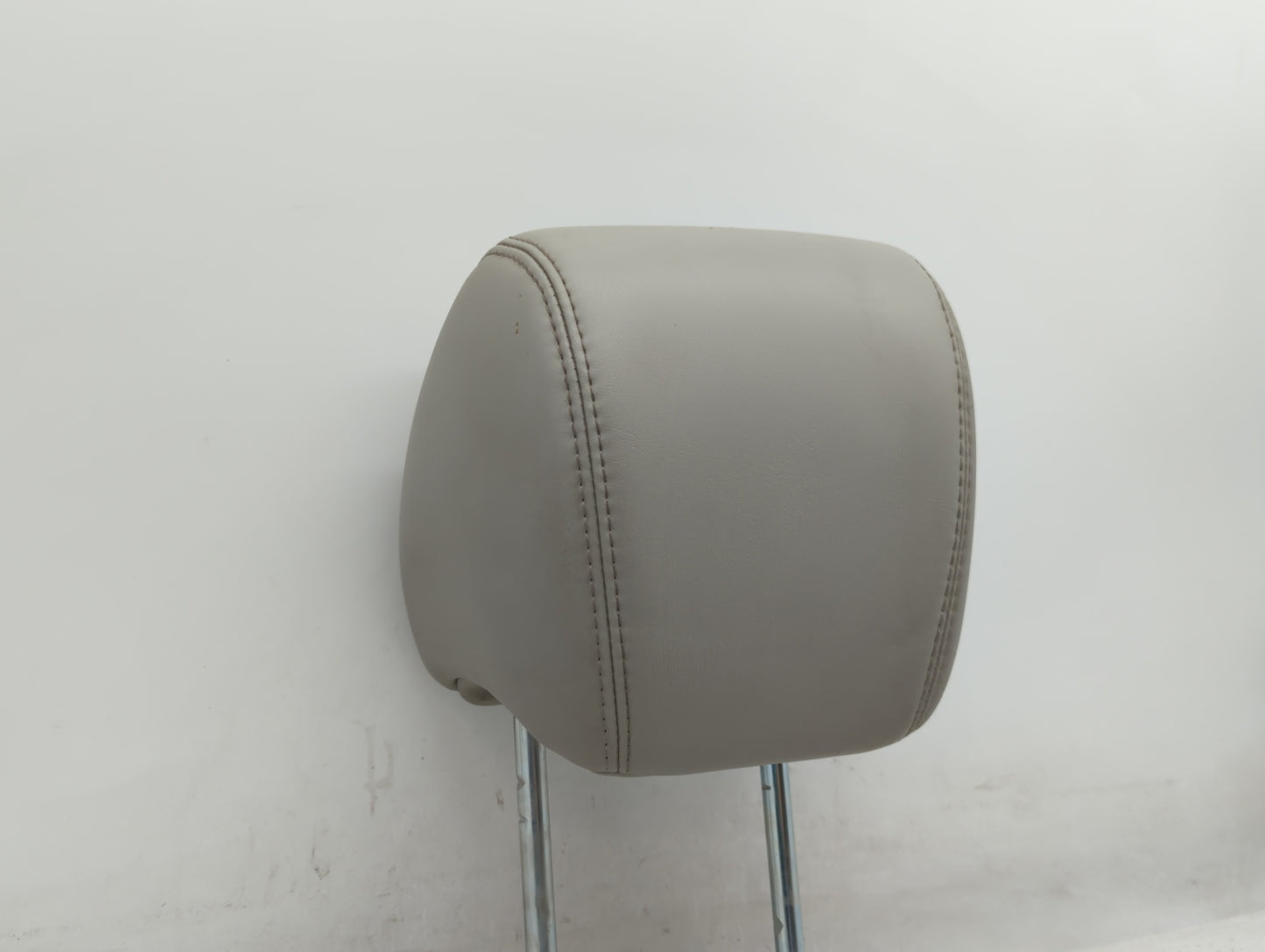 2007 Saturn Outlook Headrest Head Rest Rear Seat Fits Fits 2008 OEM Used Auto Parts - Oemusedautoparts1.com