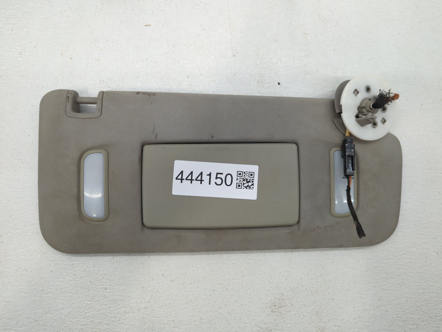 2007 Saturn Outlook Sun Visor Shade Replacement Passenger Right Mirror Fits OEM Used Auto Parts - Oemusedautoparts1.com