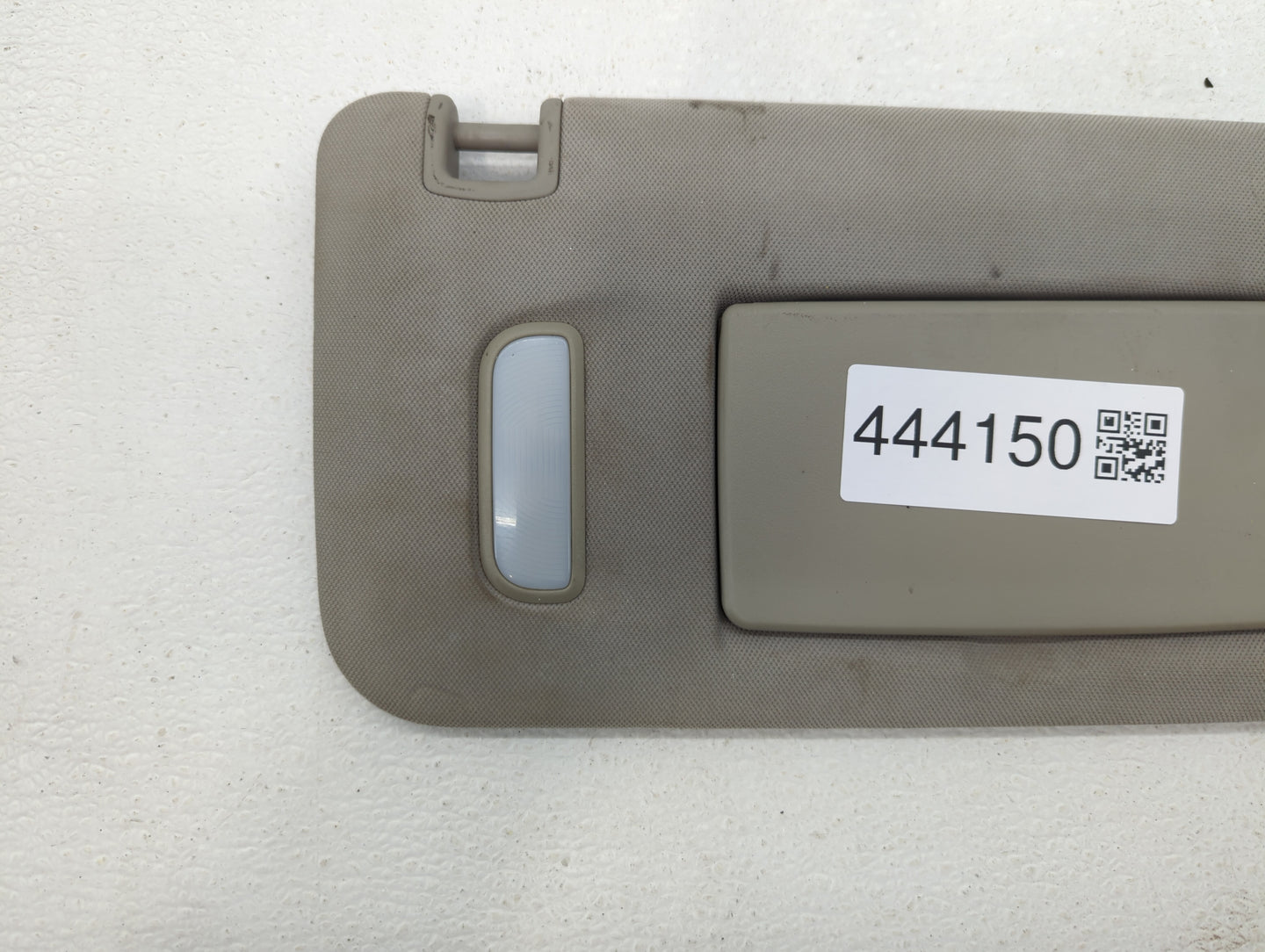 2007 Saturn Outlook Sun Visor Shade Replacement Passenger Right Mirror Fits OEM Used Auto Parts - Oemusedautoparts1.com