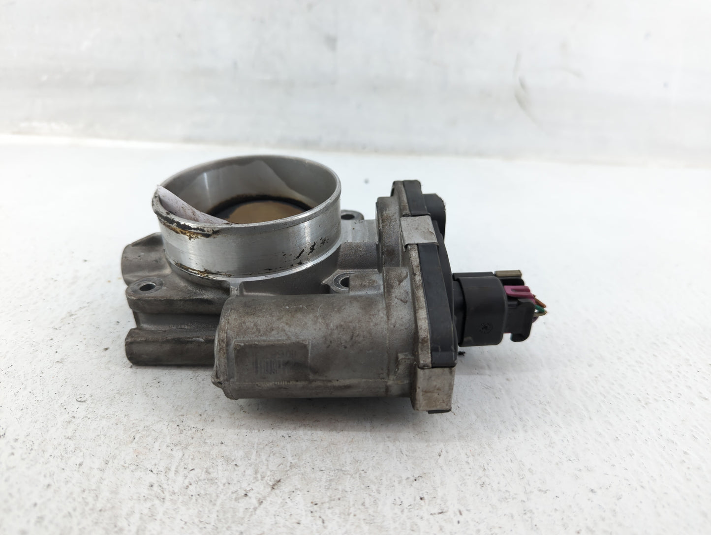 2007 Saturn Outlook Throttle Body Fits Fits 2008 2009 2010 2011 OEM Used Auto Parts - Oemusedautoparts1.com
