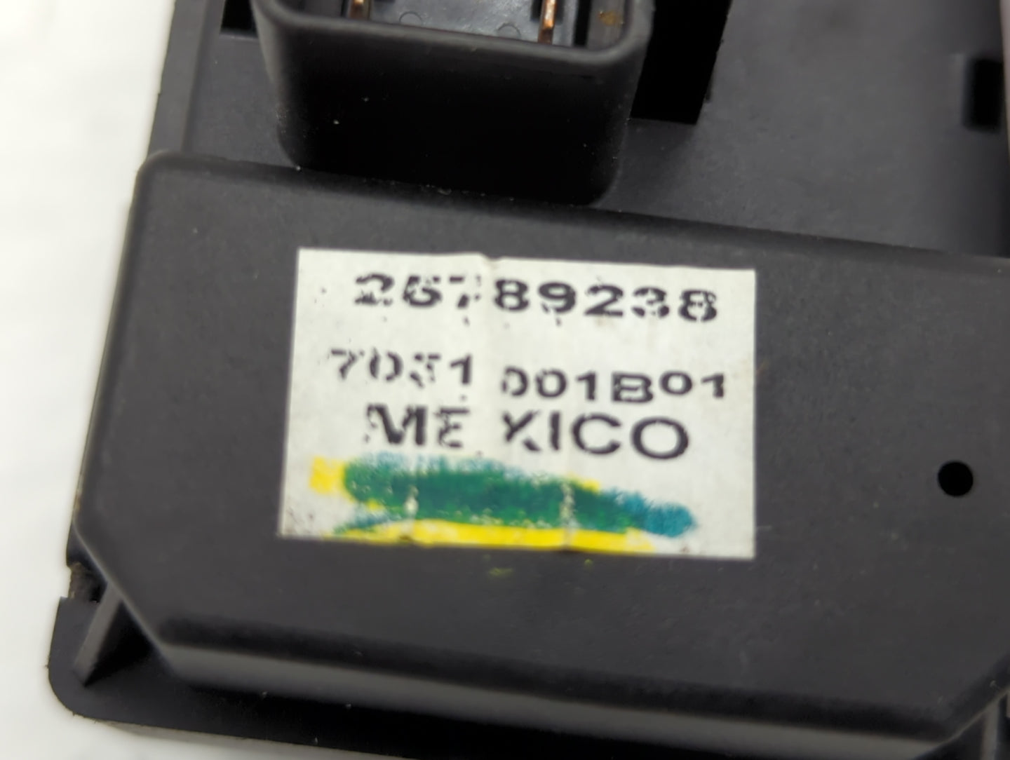 2007 Saturn Outlook Master Power Window Switch Replacement Driver Side Left P/N:25789238 Fits OEM Used Auto Parts - Oemuseda