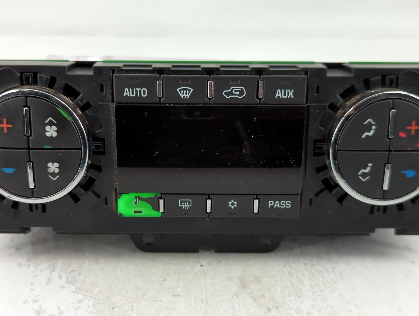 2007 Saturn Outlook Climate Control Module Temperature AC/Heater Replacement P/N:25775005 Fits OEM Used Auto Parts - Oemused