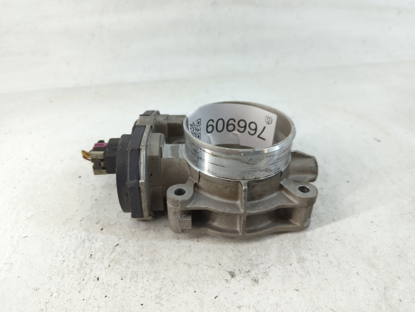 2007 Saturn Outlook Throttle Body P/N:AA591HB6634B Fits Fits 2008 2009 2010 2011 OEM Used Auto Parts - Oemusedautoparts1.com