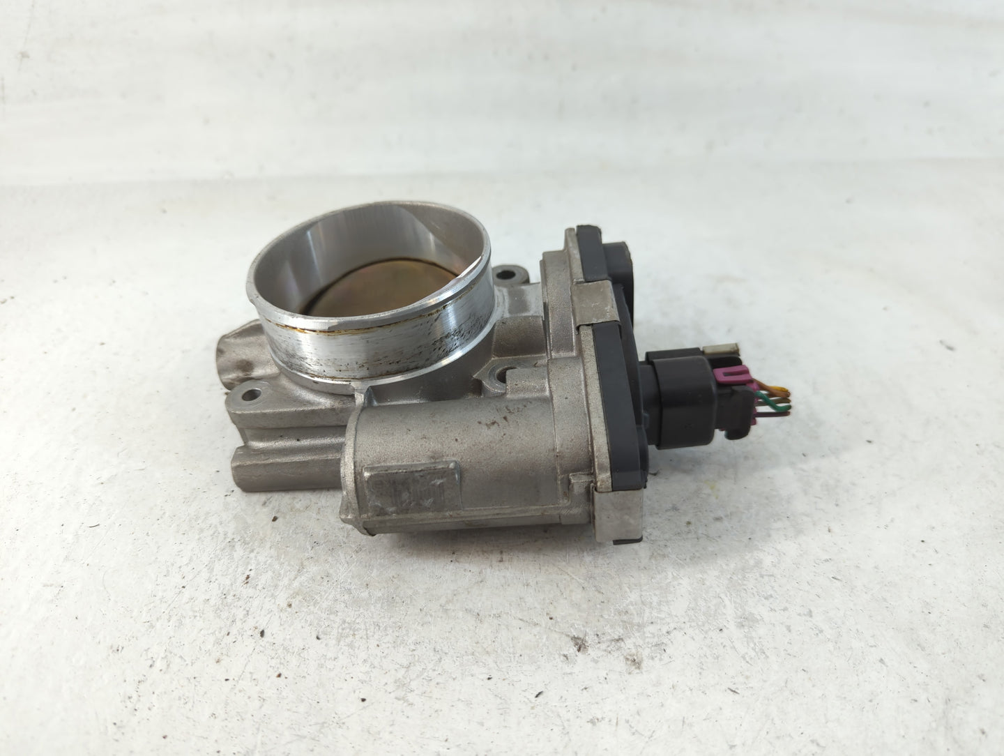 2007 Saturn Outlook Throttle Body P/N:AA591HB6634B Fits Fits 2008 2009 2010 2011 OEM Used Auto Parts - Oemusedautoparts1.com
