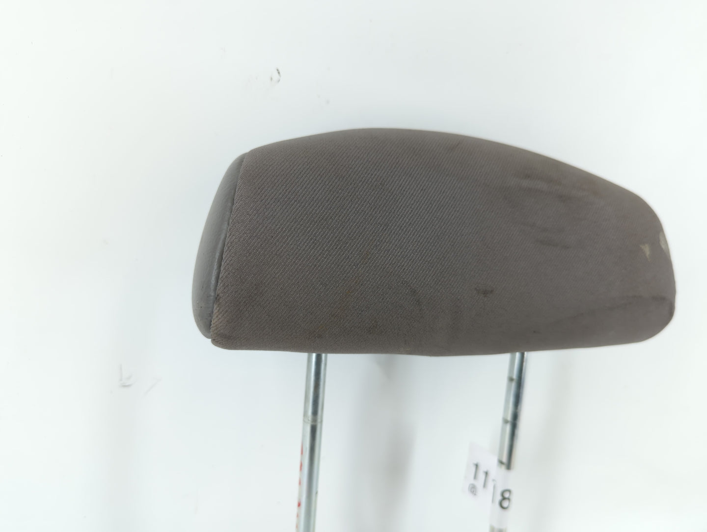2002-2007 Saturn Vue Headrest Head Rest Rear Center Seat Fits Fits 2002 2003 2004 2005 2006 2007 OEM Used Auto Parts - Oemus