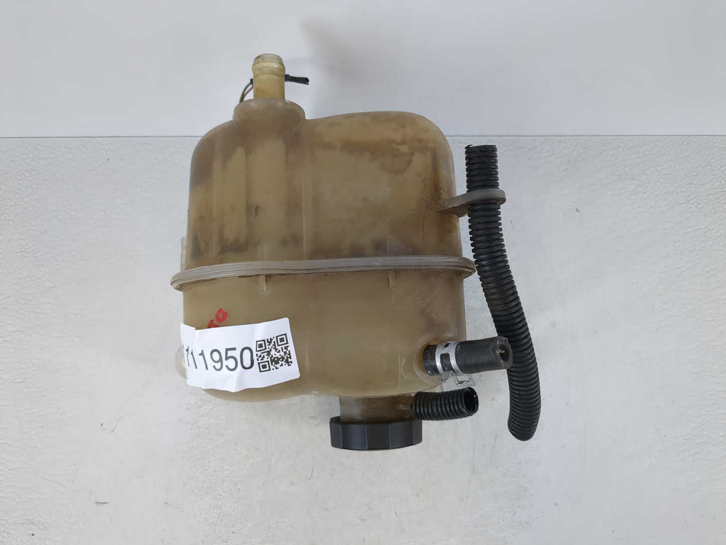 2002-2007 Saturn Vue Radiator Coolant Overflow Expansion Tank Bottle 1111950 - Oemusedautoparts1.com