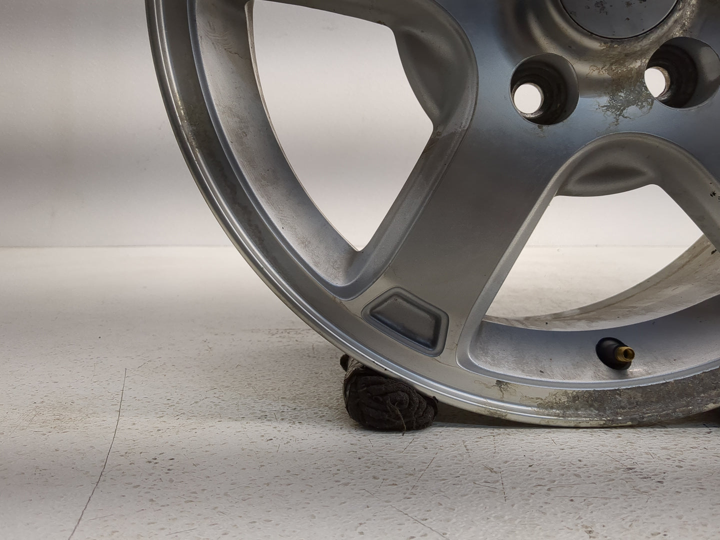 2002-2007 Saturn Vue Oem Wheel Rim - Oemusedautoparts1.com