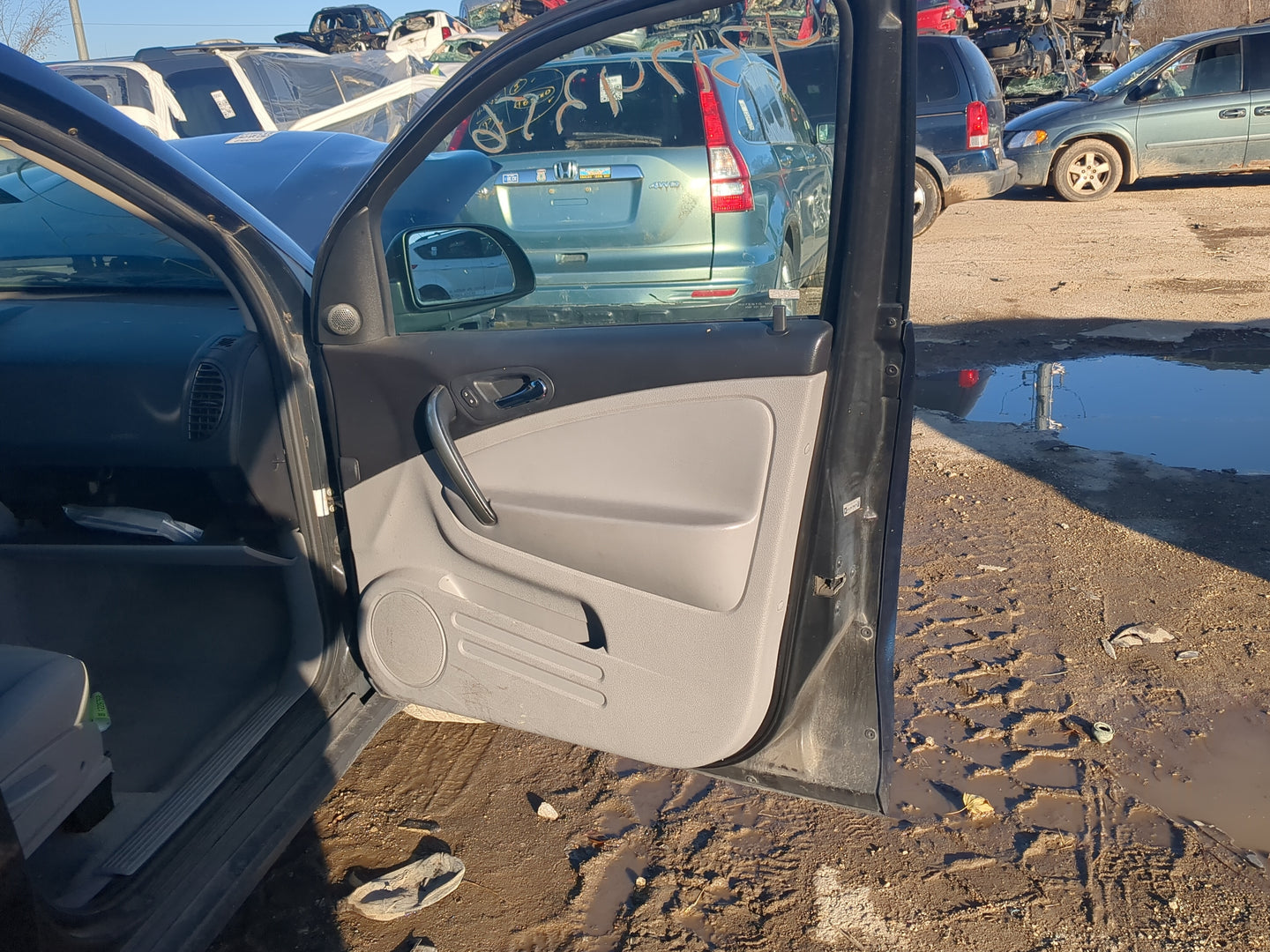 2006-2007 Saturn Vue Passenger Front Door Oem - Oemusedautoparts1.com