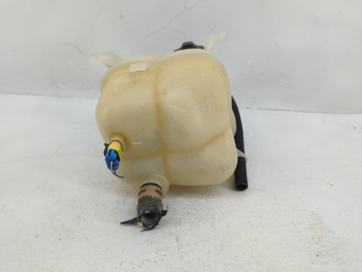 2002-2007 Saturn Vue Radiator Coolant Overflow Expansion Tank Bottle 1367092 - Oemusedautoparts1.com