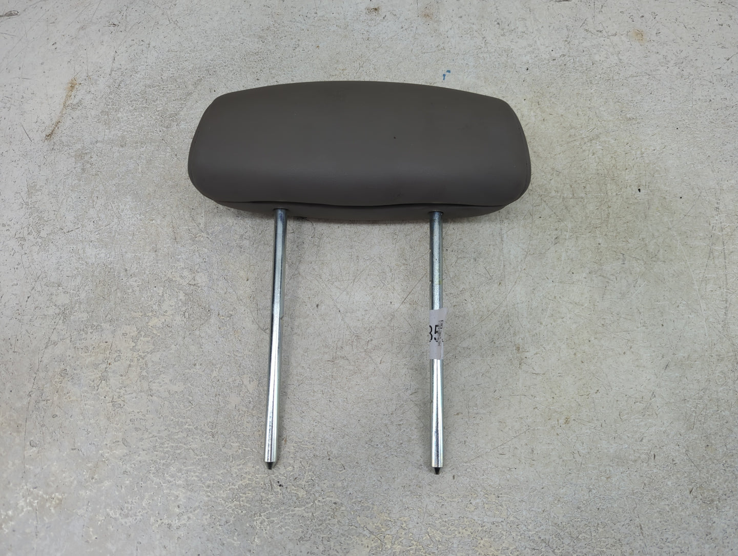2003-2007 Saturn Vue Headrest Head Rest Rear Center Seat Fits Fits 2003 2004 2005 2006 2007 OEM Used Auto Parts - Oemusedaut