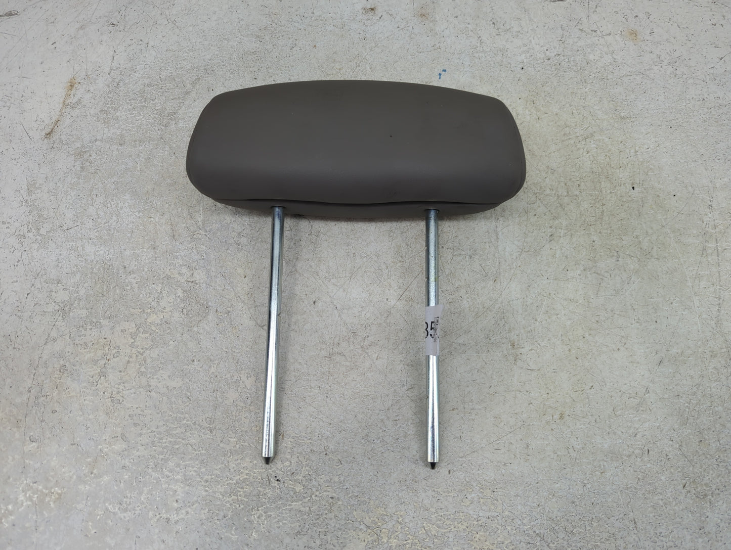 2003-2007 Saturn Vue Headrest Head Rest Rear Center Seat Fits Fits 2003 2004 2005 2006 2007 OEM Used Auto Parts - Oemusedaut