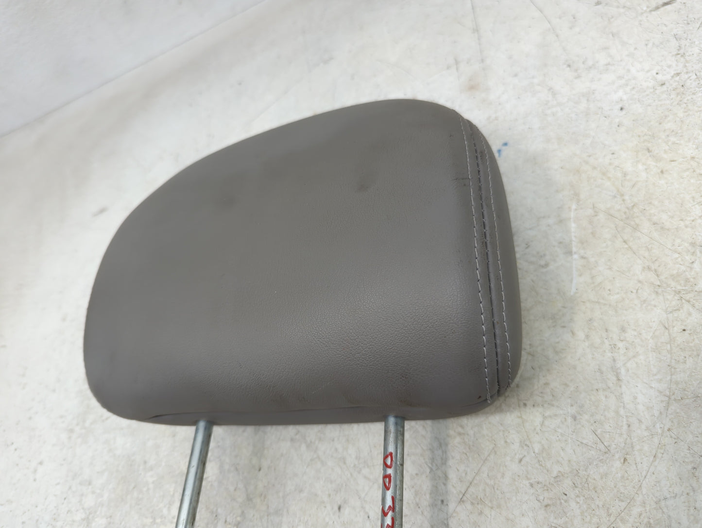 2003-2007 Saturn Vue Headrest Head Rest Front Driver Passenger Seat Grey - Oemusedautoparts1.com