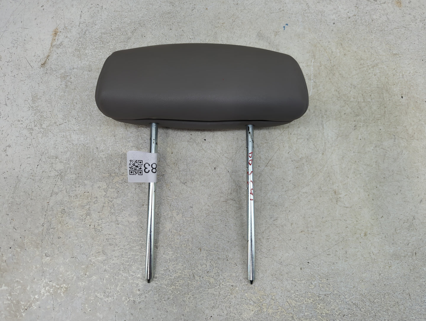 2003-2007 Saturn Vue Headrest Head Rest Rear Center Seat Fits Fits 2003 2004 2005 2006 2007 OEM Used Auto Parts - Oemusedaut