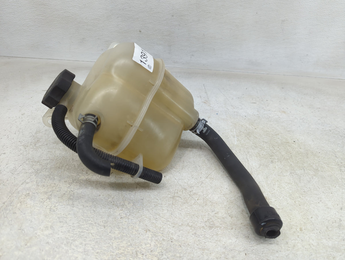 2002-2007 Saturn Vue Radiator Coolant Overflow Expansion Tank Bottle 1391122 - Oemusedautoparts1.com