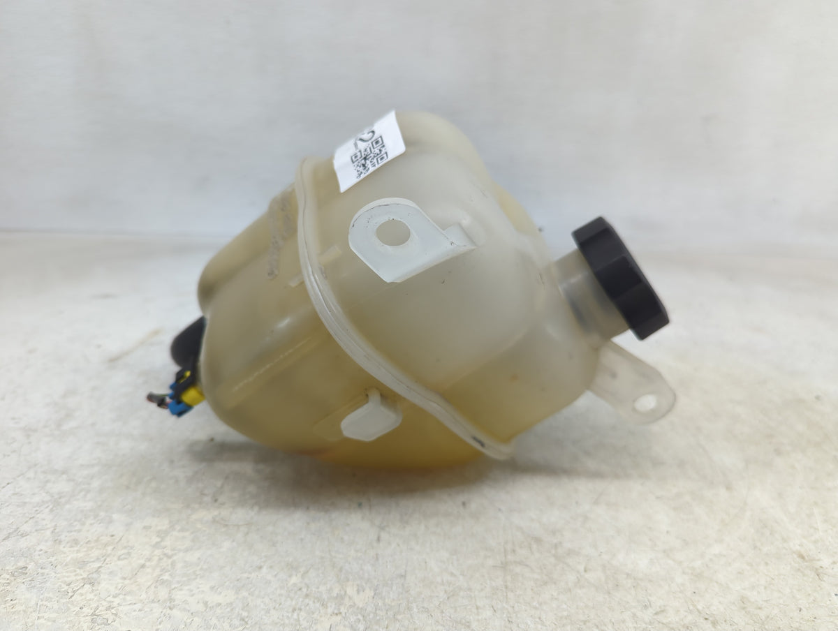 2002-2007 Saturn Vue Radiator Coolant Overflow Expansion Tank Bottle 1391122 - Oemusedautoparts1.com