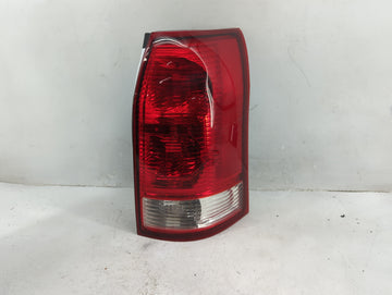 2004-2007 Saturn Vue Tail Light Assembly Passenger Right OEM P/N:2GCX-13407-AC Fits Fits 2004 2005 2006 2007 OEM Used Auto P
