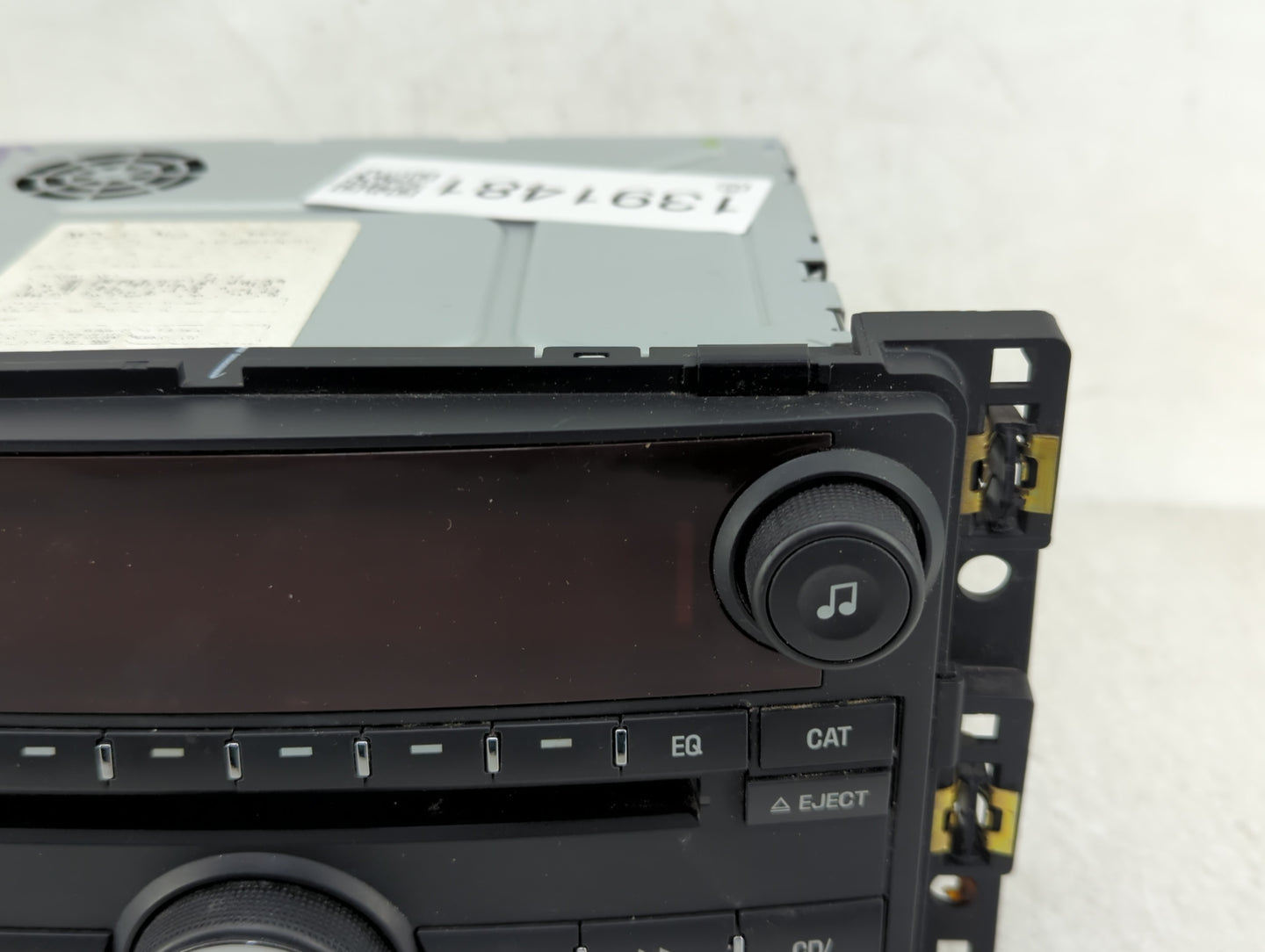 2006-2007 Saturn Vue Radio AM FM Cd Player Receiver Replacement P/N:15820682 Fits Fits 2006 2007 OEM Used Auto Parts - Oemus