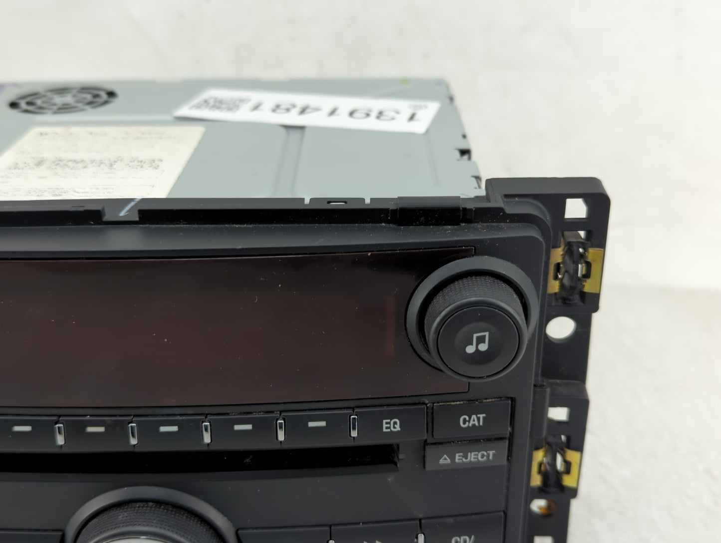 2006-2007 Saturn Vue Radio AM FM Cd Player Receiver Replacement P/N:15820682 Fits Fits 2006 2007 OEM Used Auto Parts - Oemus