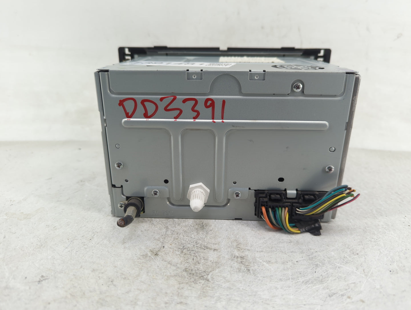 2006-2007 Saturn Vue Radio AM FM Cd Player Receiver Replacement P/N:15820682 Fits Fits 2006 2007 OEM Used Auto Parts - Oemus
