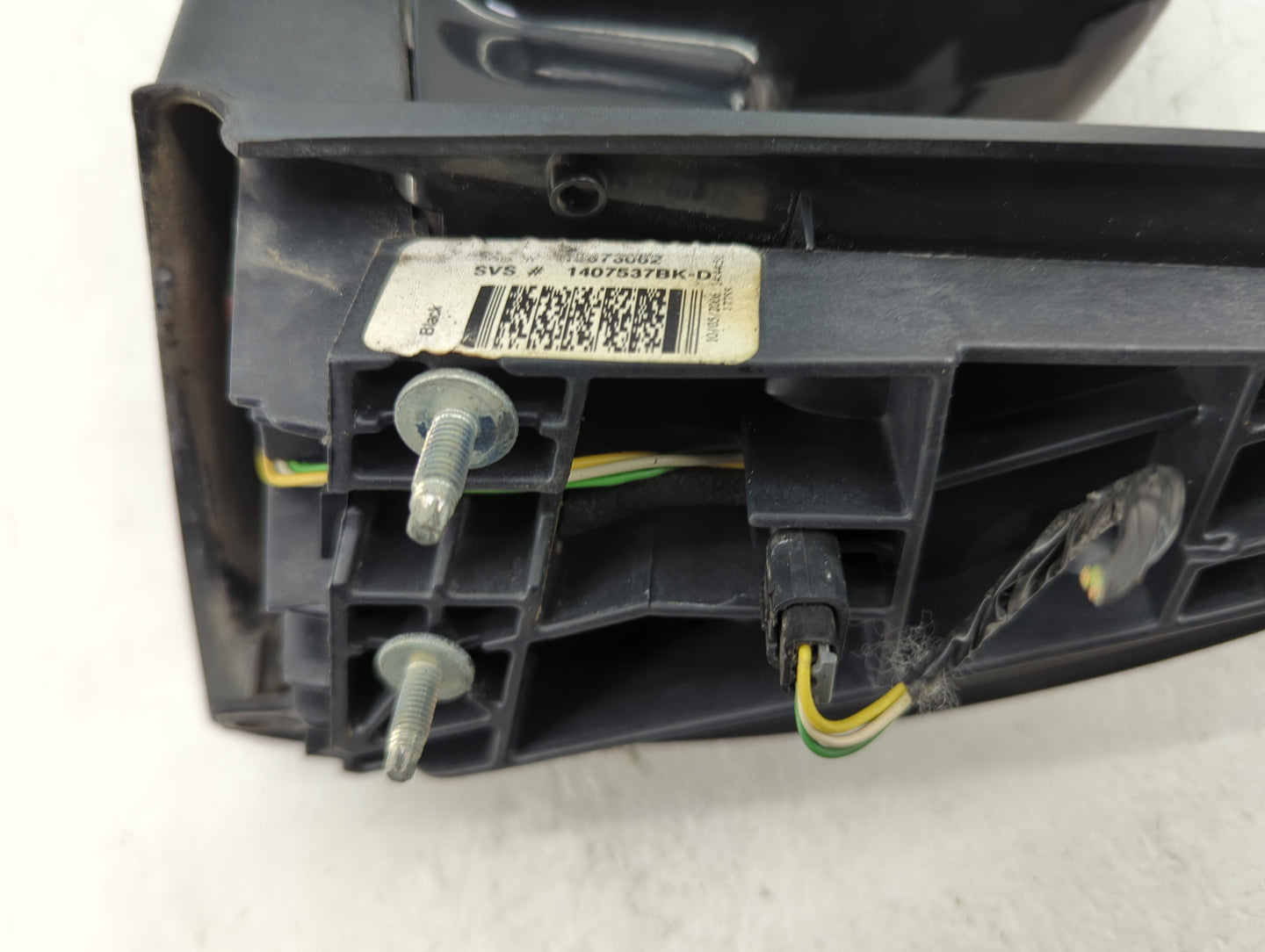2004-2007 Saturn Vue Driver Side View Mirror - Left Door Mirror OEM Used - Oemusedautoparts1.com