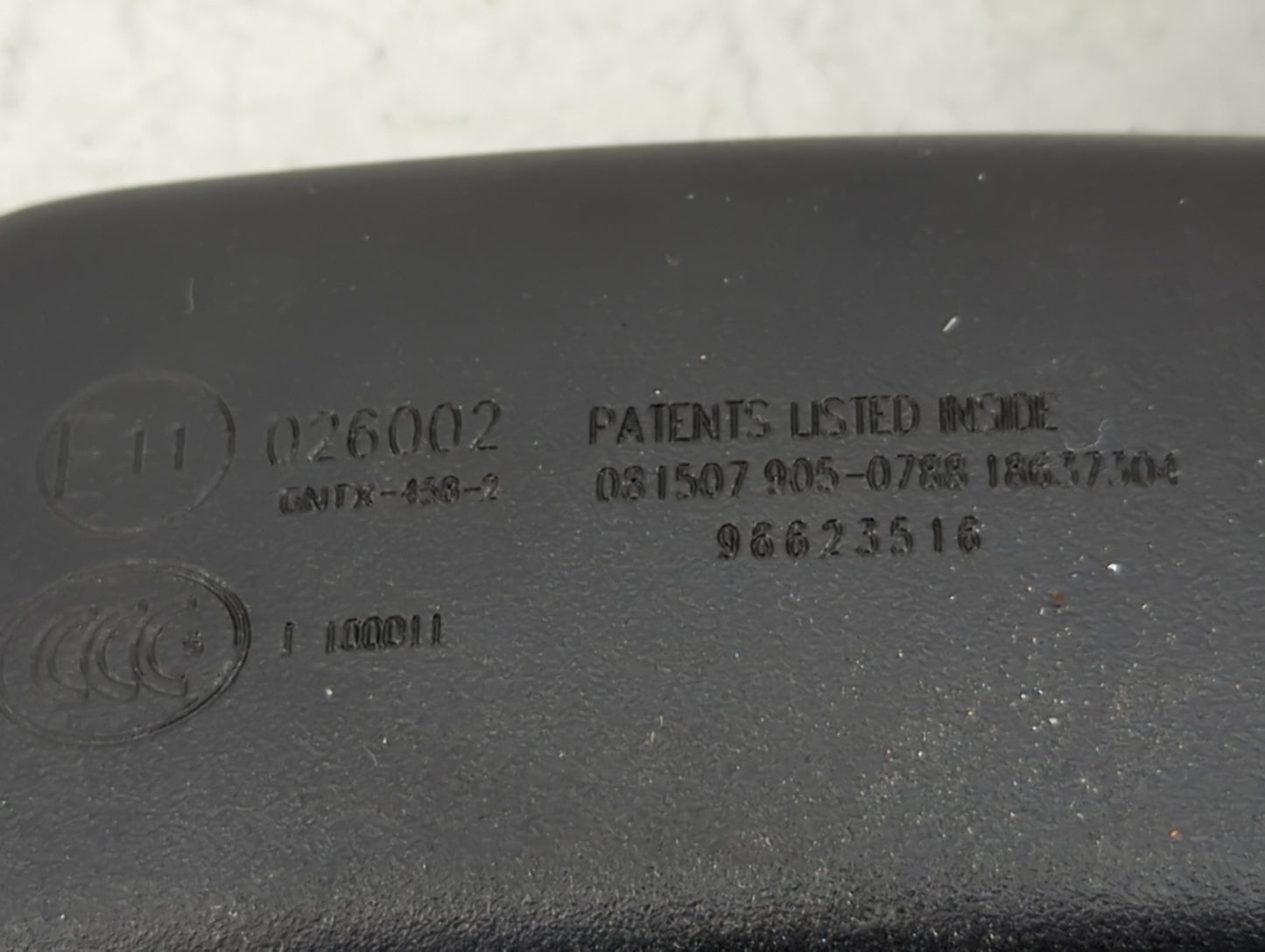 2006-2007 Saturn Vue Interior Rear View Mirror Replacement OEM P/N:E11026002 Fits Fits 2001 2002 2003 2004 2005 2006 2007 20