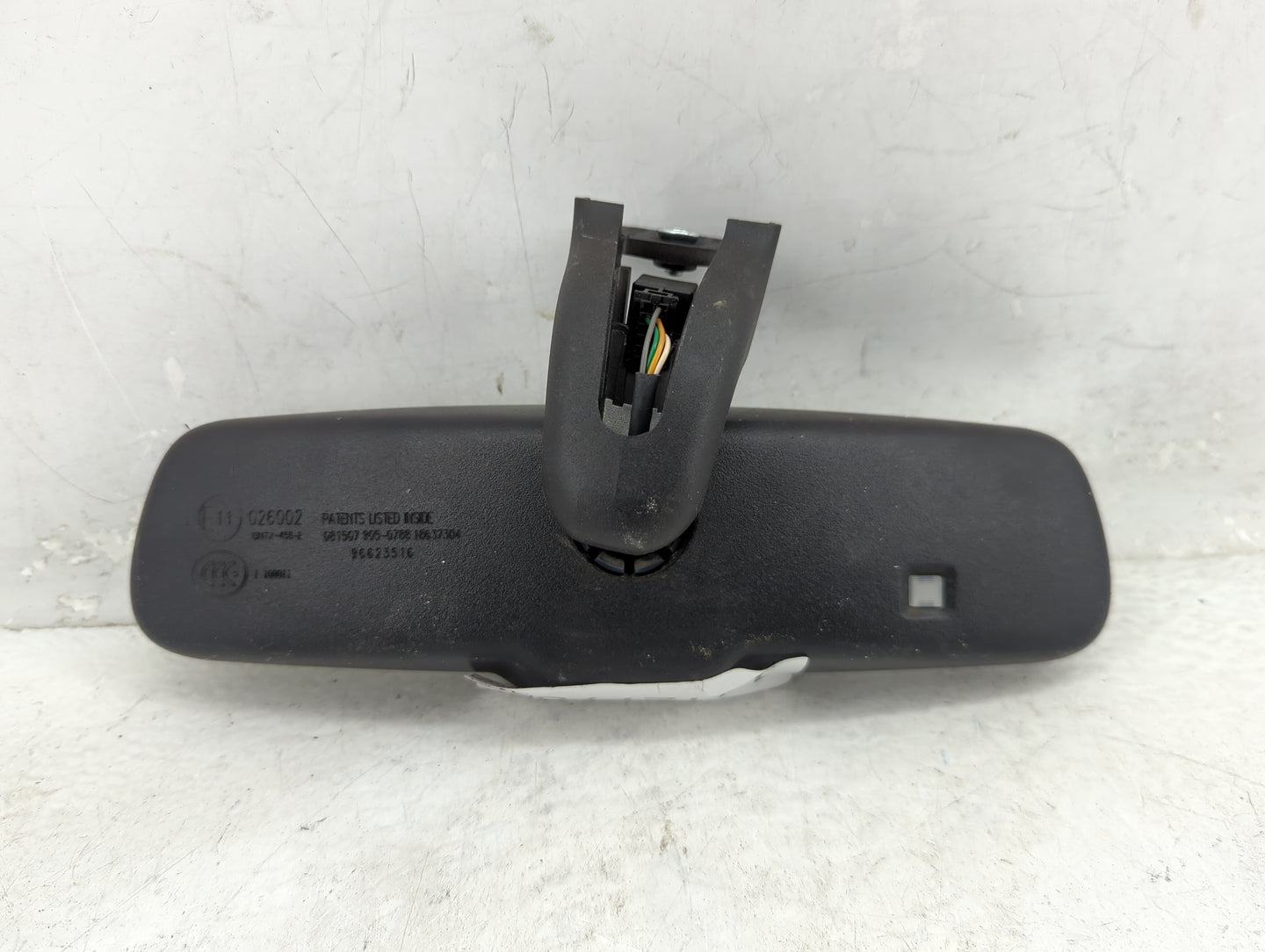 2006-2007 Saturn Vue Interior Rear View Mirror Replacement OEM P/N:E11026002 Fits Fits 2001 2002 2003 2004 2005 2006 2007 20
