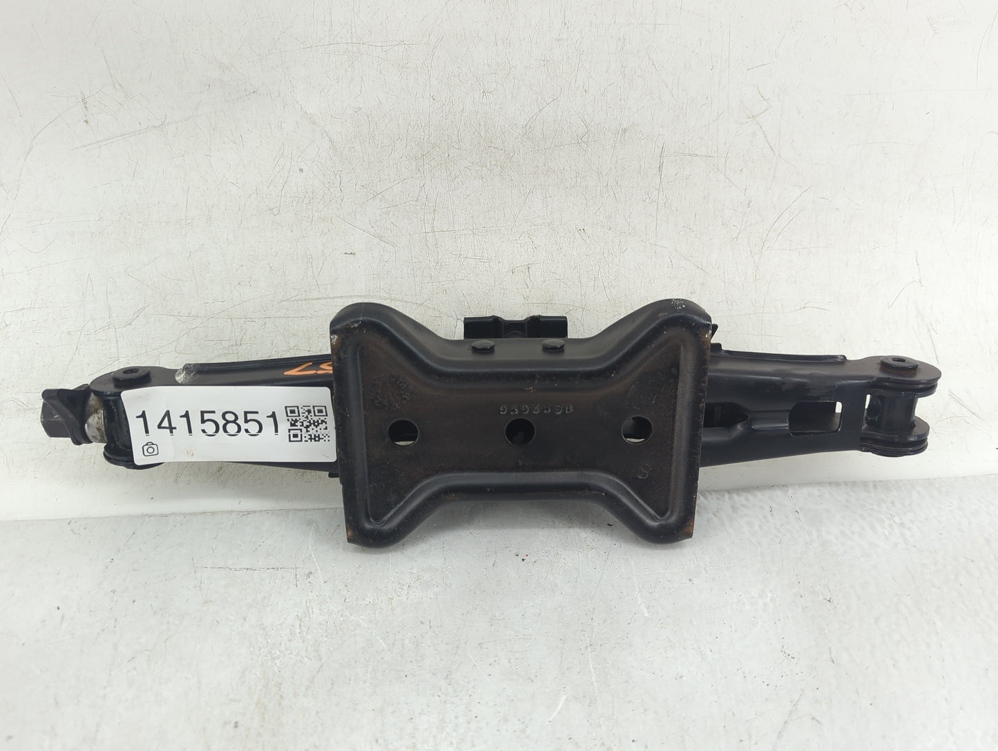 2007 Saturn Vue Spare Scissor Car Jack - Oemusedautoparts1.com