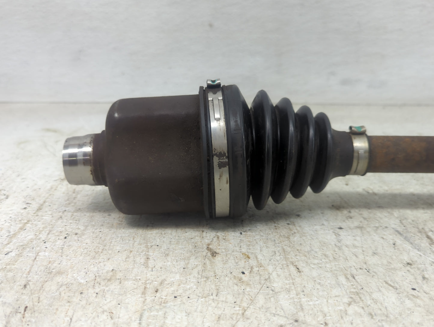 2005-2007 Saturn Vue Axle Shaft Front Driver Cv C/v 1428210 - Oemusedautoparts1.com