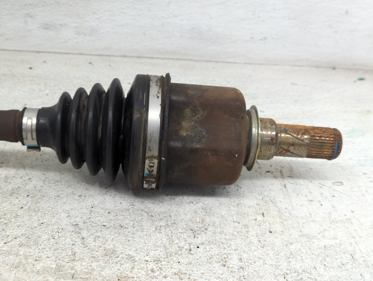 2006-2007 Saturn Vue Axle Shaft Front Driver Cv C/v - Oemusedautoparts1.com