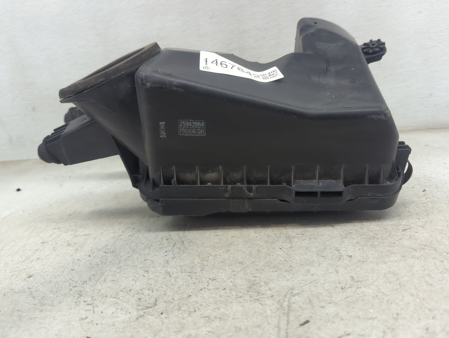 2007 Saturn Vue Air Cleaner Intake Duct Hose Tube - Oemusedautoparts1.com
