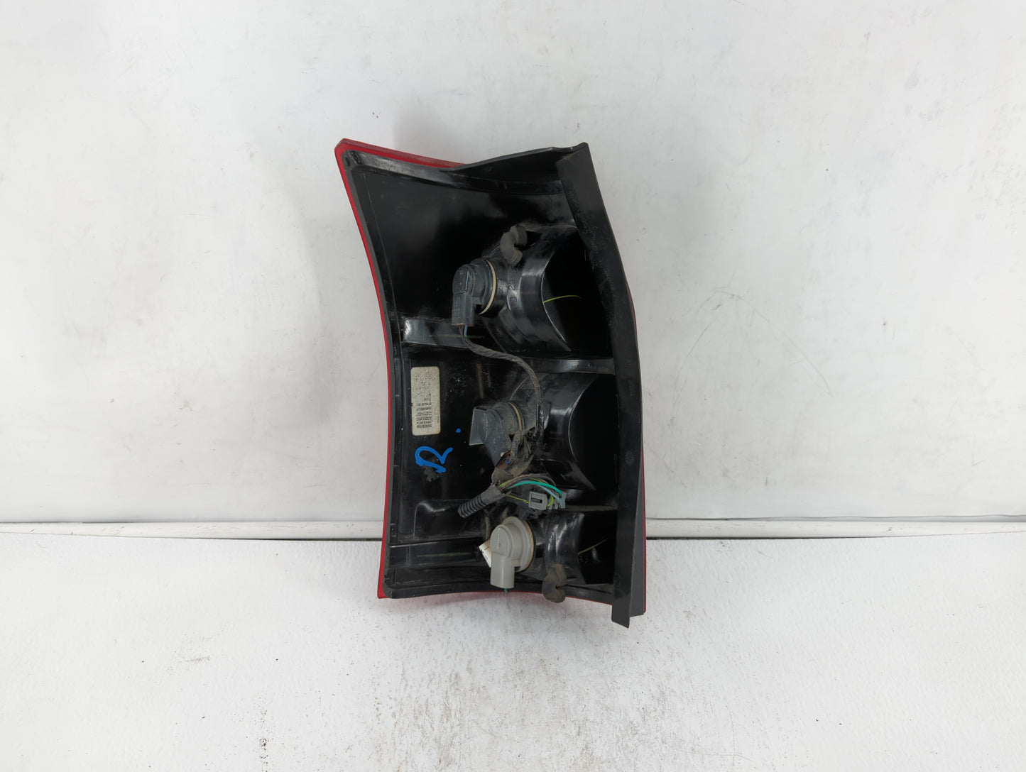 2004-2007 Saturn Vue Tail Light Assembly Passenger Right OEM P/N:15851056 22711438 Fits Fits 2004 2005 2006 2007 OEM Used Au
