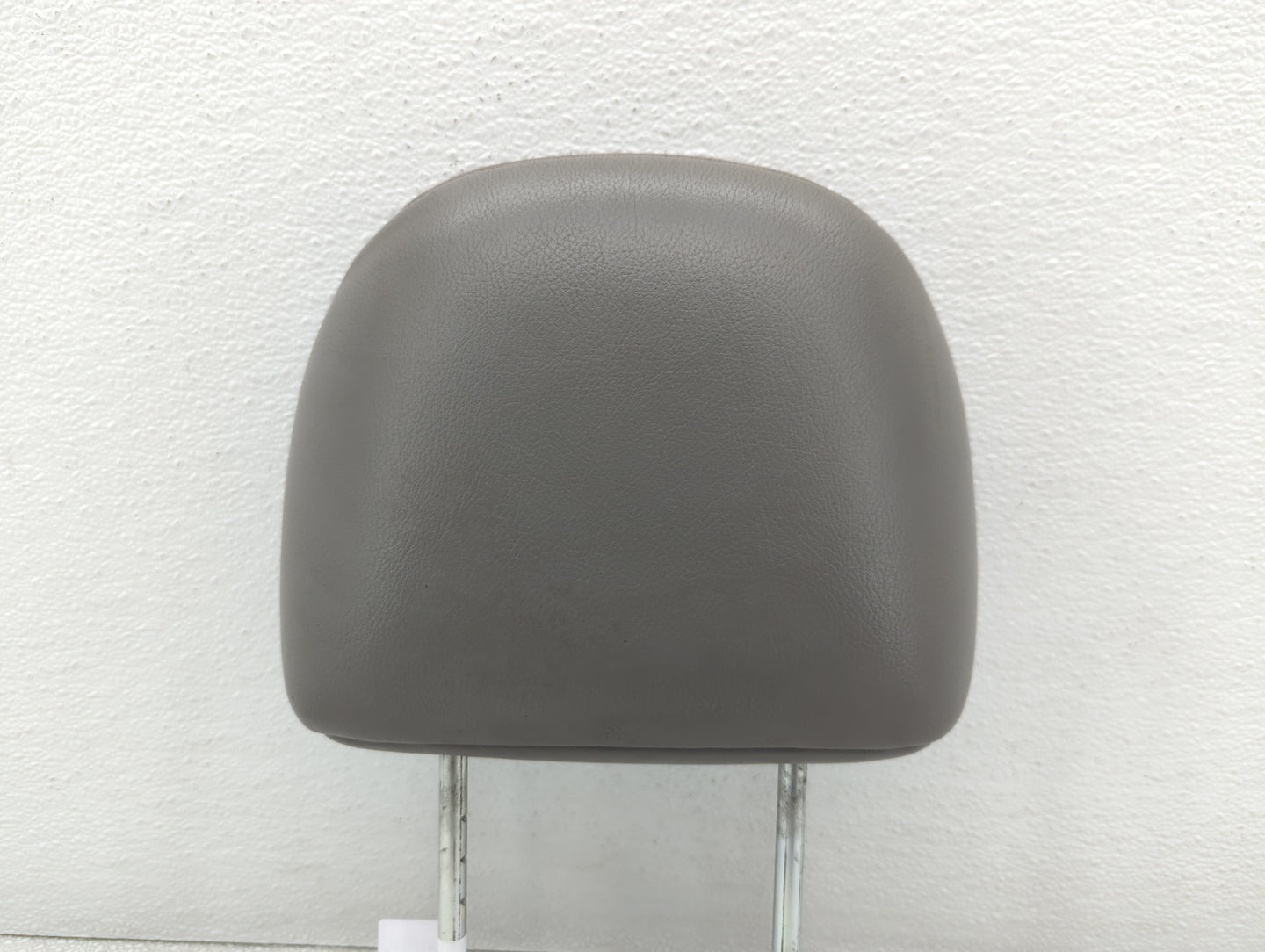 2006-2007 Saturn Vue Headrest Head Rest Rear Seat Grey - Oemusedautoparts1.com