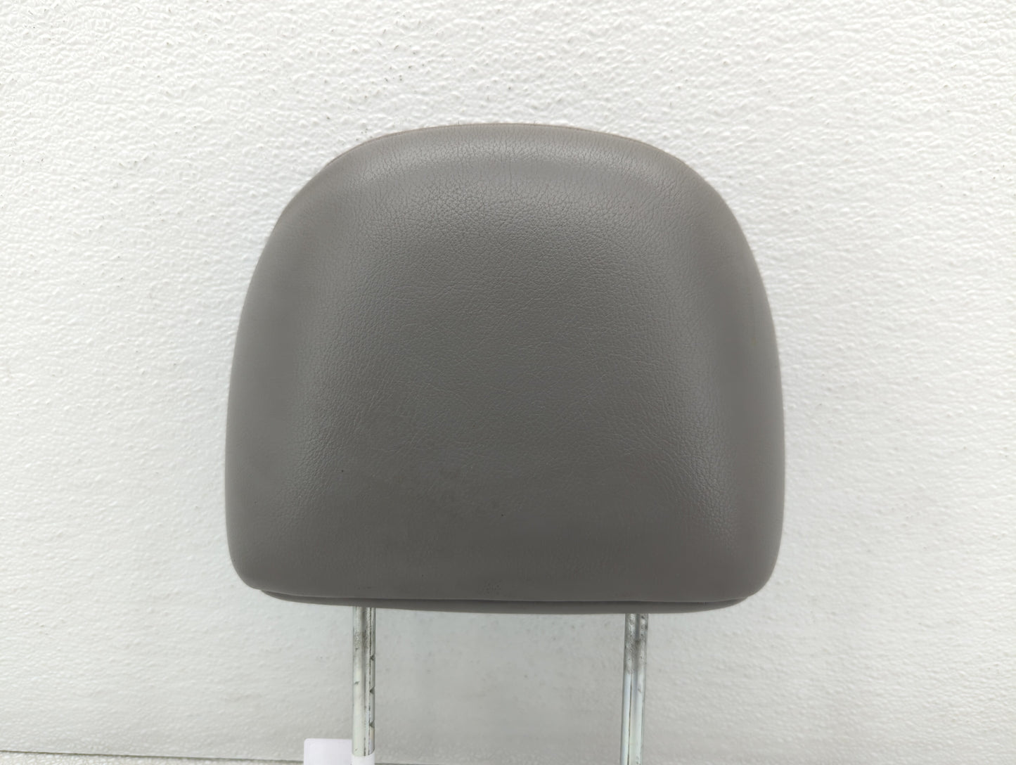 2006-2007 Saturn Vue Headrest Head Rest Rear Seat Grey - Oemusedautoparts1.com