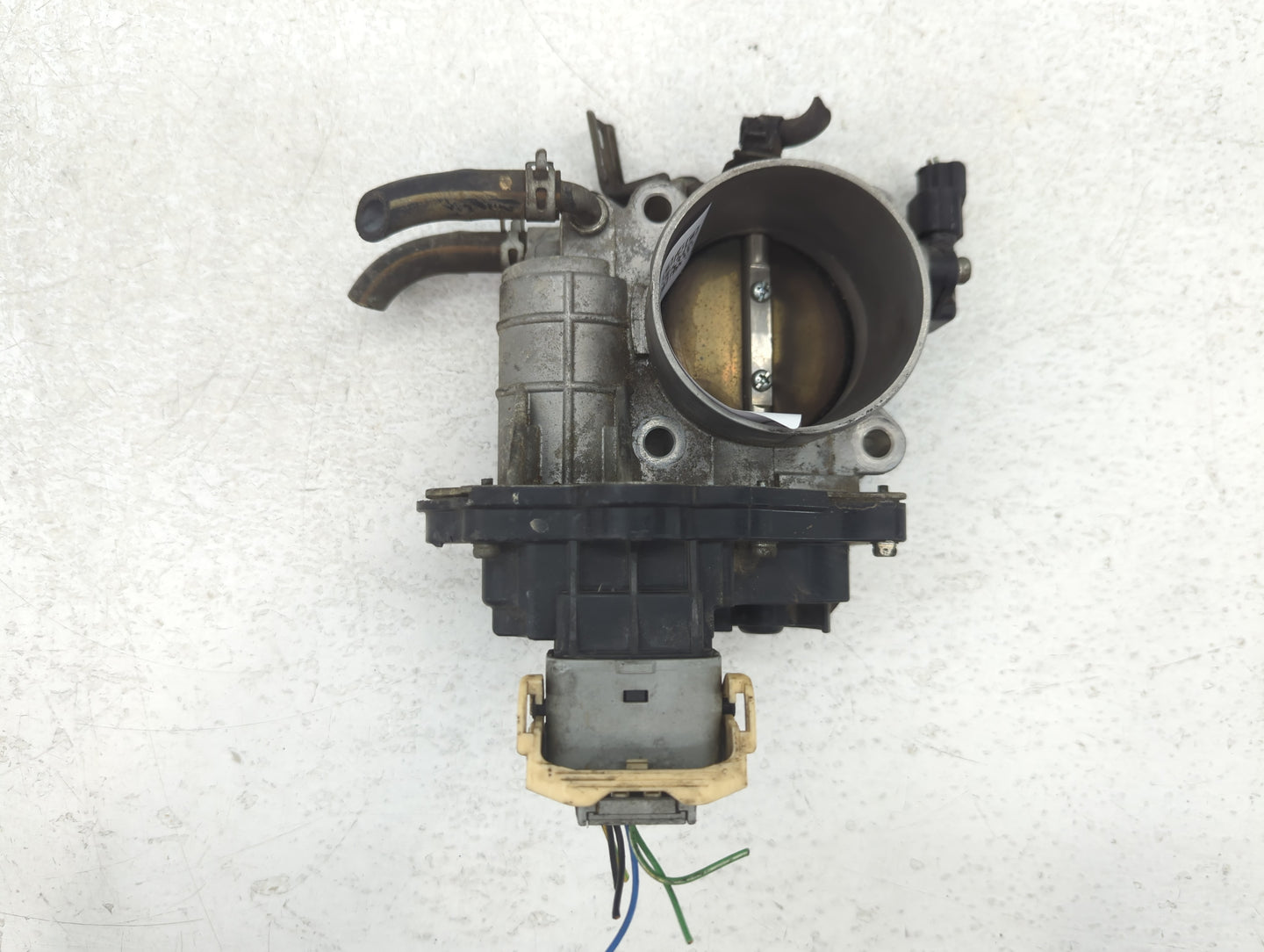 2007 Saturn Vue Throttle Body P/N:RMM65601 Fits Fits 2006 2008 OEM Used Auto Parts - Oemusedautoparts1.com
