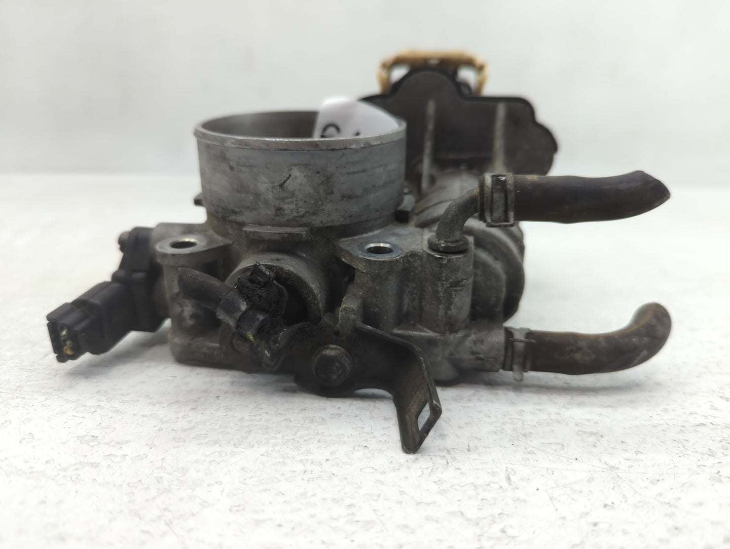 2007 Saturn Vue Throttle Body P/N:RMM65601 Fits Fits 2006 2008 OEM Used Auto Parts - Oemusedautoparts1.com