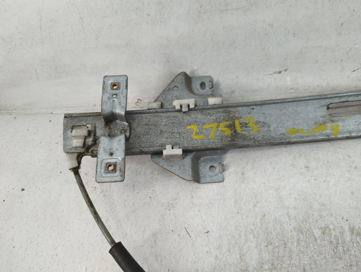 2002-2007 Saturn Vue Driver Left Front Window Regulator 802465 - Oemusedautoparts1.com