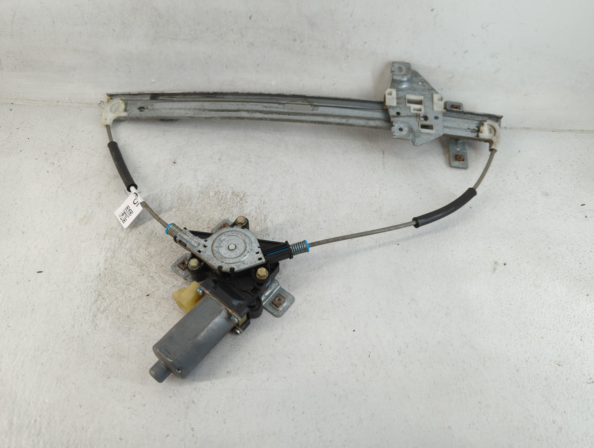 2002-2007 Saturn Vue Driver Left Front Window Regulator 802465 - Oemusedautoparts1.com