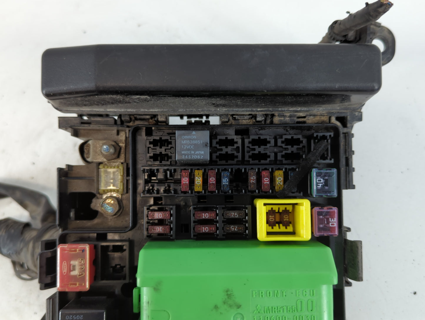 2006-2007 Saturn Vue Fusebox Fuse Box Panel Relay Module P/N:11212-1016 Fits Fits 2006 2007 OEM Used Auto Parts - Oemusedaut