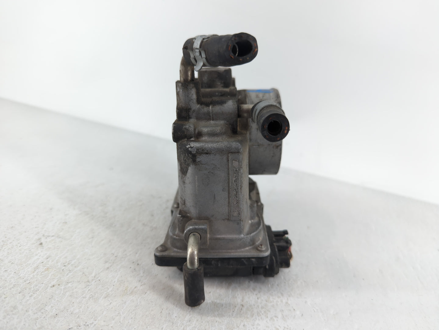 2006-2010 Scion Tc Throttle Body P/N:22030-28070 Fits Fits 2006 2007 2008 2009 2010 2011 2012 2013 2014 2015 OEM Used Auto P