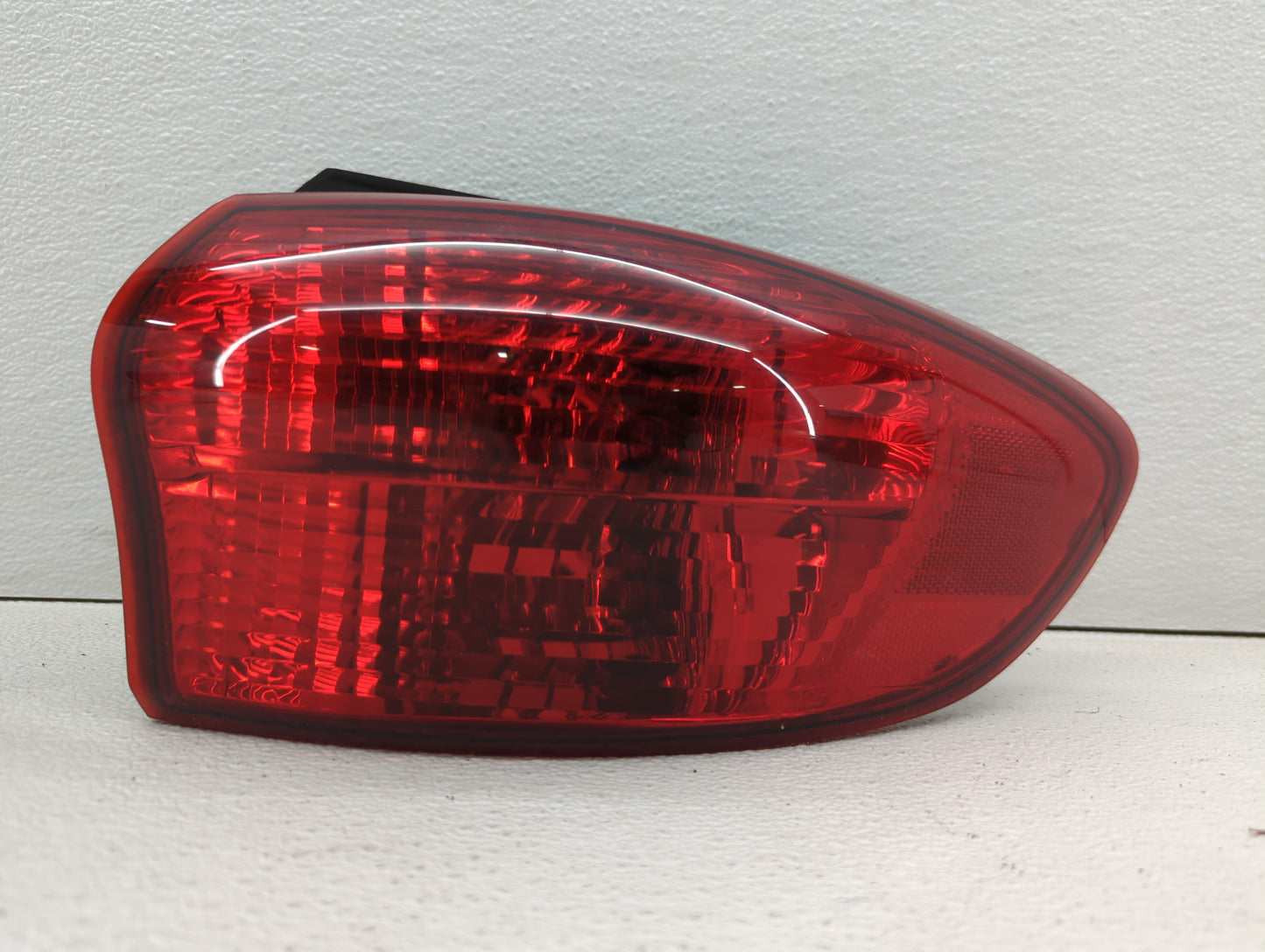 2007 Subaru B9 Tribeca Tail Light Assembly Passenger Right OEM P/N:2XL 946 095 Fits OEM Used Auto Parts - Oemusedautoparts1.