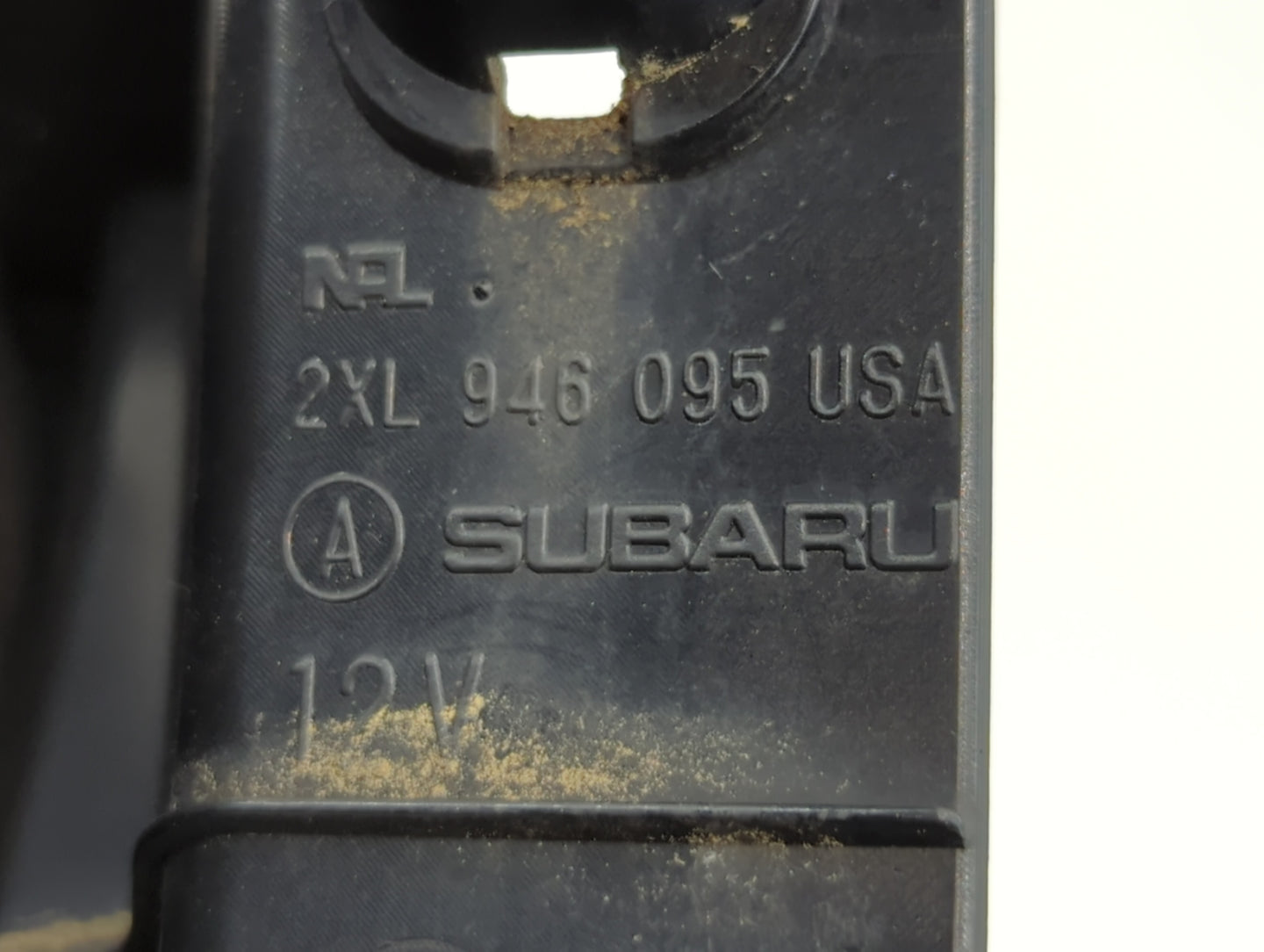 2007 Subaru B9 Tribeca Tail Light Assembly Passenger Right OEM P/N:2XL 946 095 Fits OEM Used Auto Parts - Oemusedautoparts1.