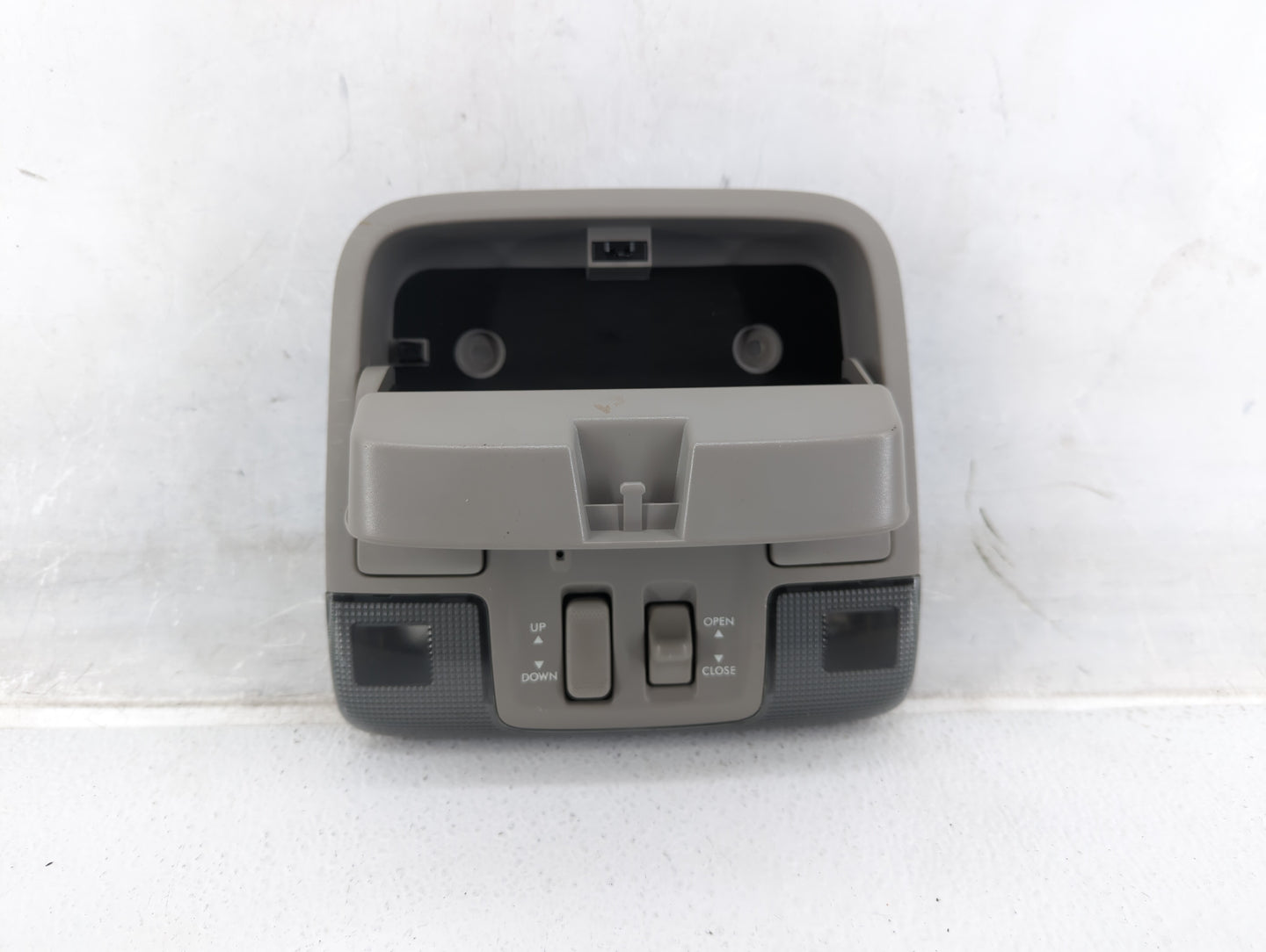 2007 Subaru B9 Tribeca Overhead Roof Console - Oemusedautoparts1.com